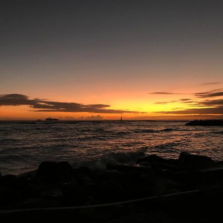 الشقق الفندقية هونولولوفي  Ala Moana Flats 1 المظهر الخارجي الصورة